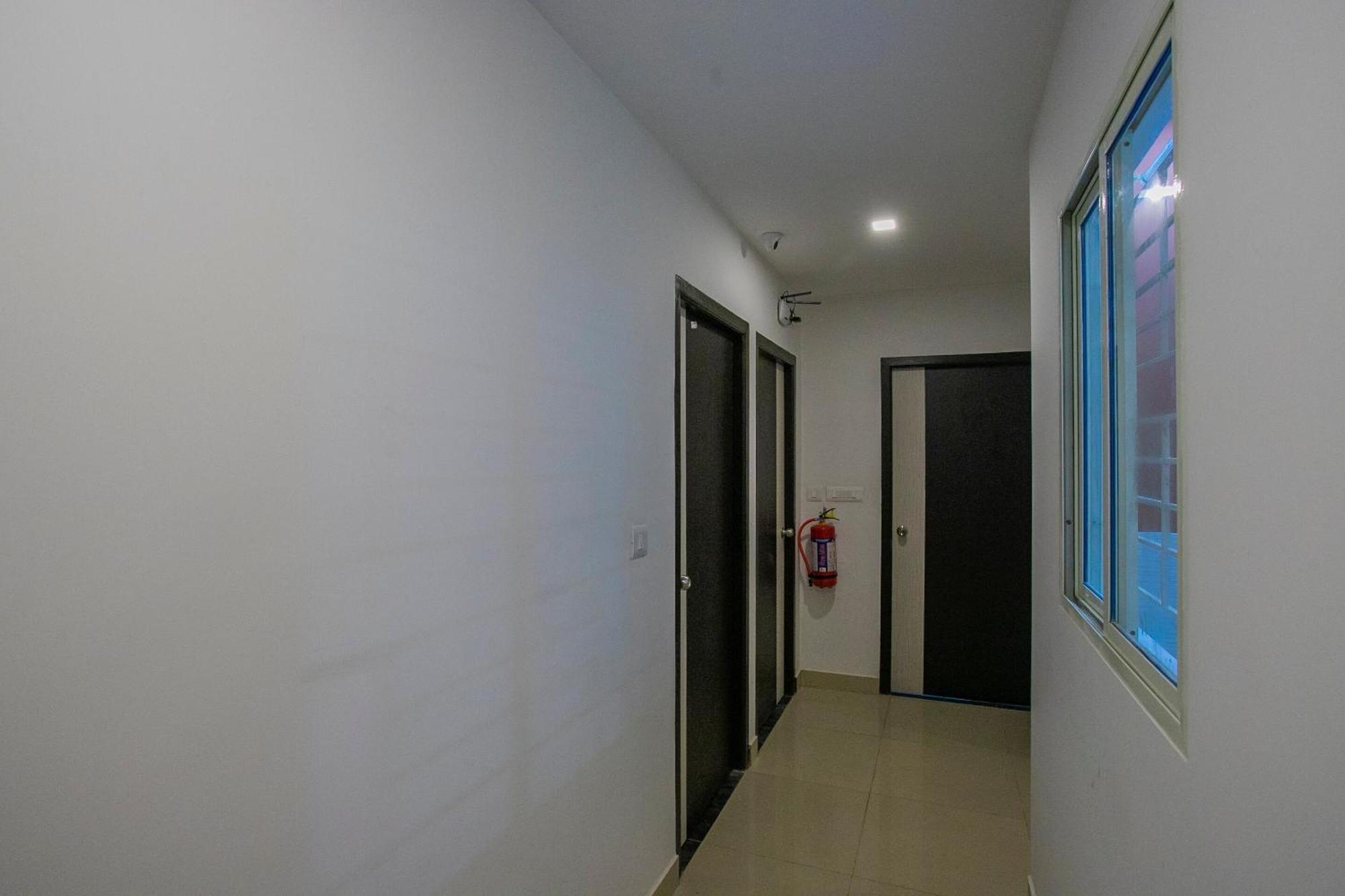 Hotel O Varcity Phi Premium Pavilion ,Above Hdfc Bank ,Near Anjaneya Temple Madiwala, Hosur Main R Бангалор Екстериор снимка