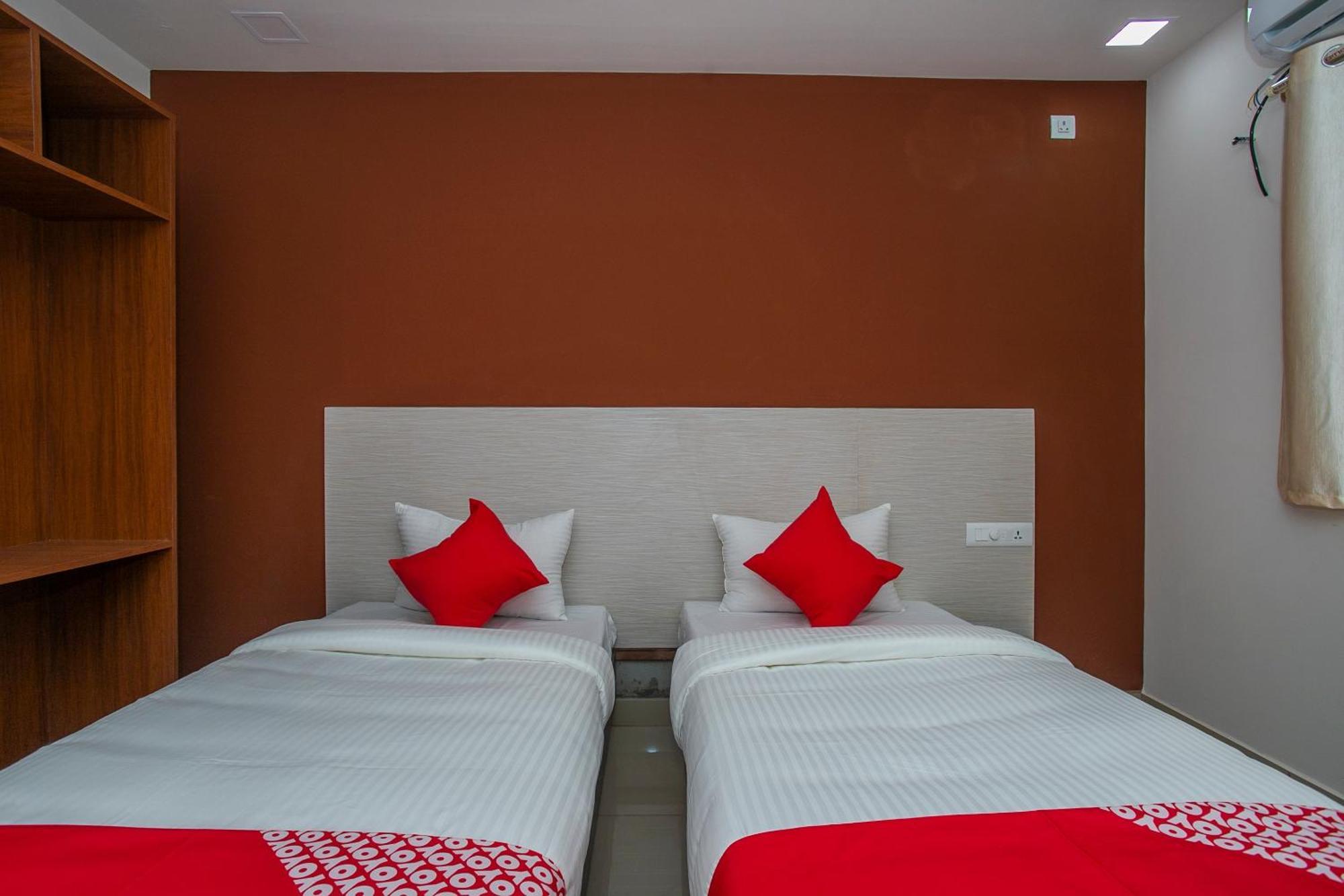Hotel O Varcity Phi Premium Pavilion ,Above Hdfc Bank ,Near Anjaneya Temple Madiwala, Hosur Main R Бангалор Екстериор снимка